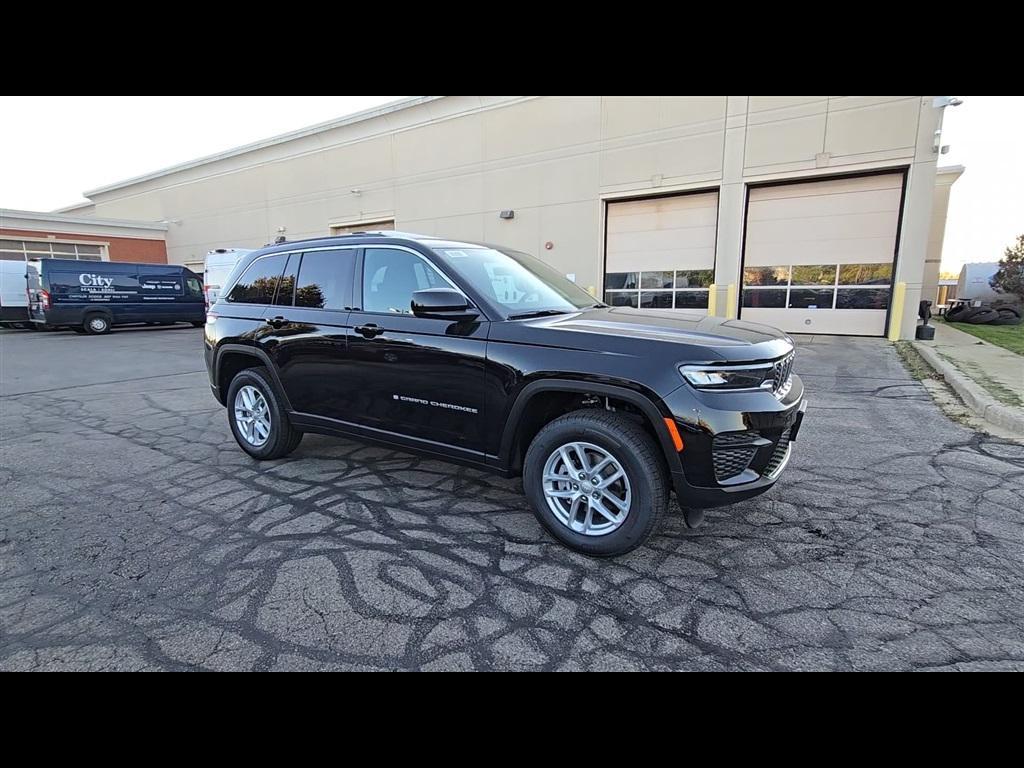 new 2025 Jeep Grand Cherokee car, priced at $39,301
