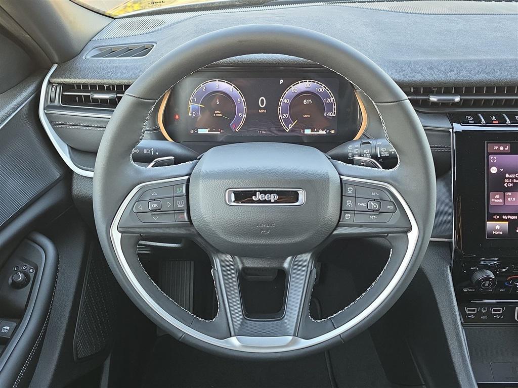 new 2025 Jeep Grand Cherokee car, priced at $39,301