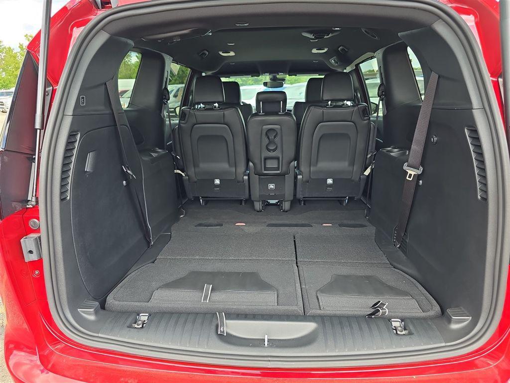 new 2026 Chrysler Pacifica car, priced at $37,461