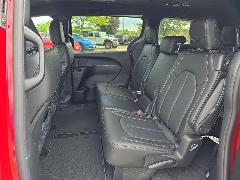 new 2026 Chrysler Pacifica car, priced at $37,461