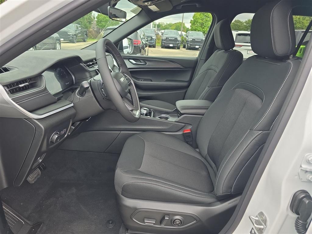 new 2025 Jeep Grand Cherokee L car, priced at $40,571