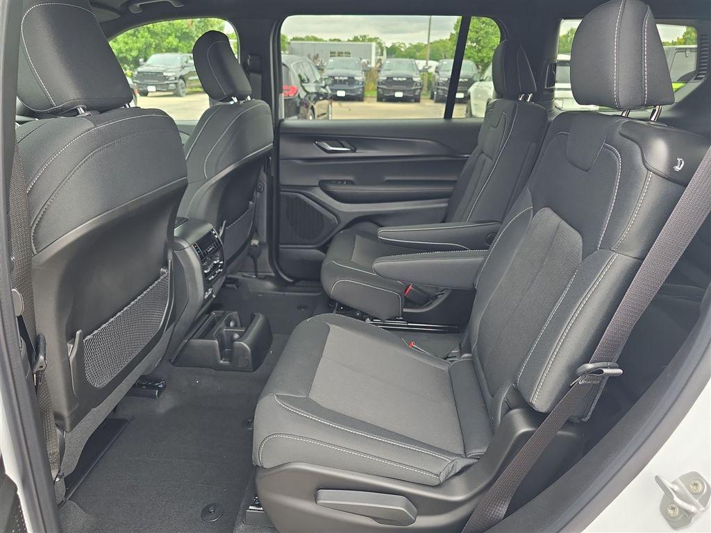 new 2025 Jeep Grand Cherokee L car, priced at $38,724