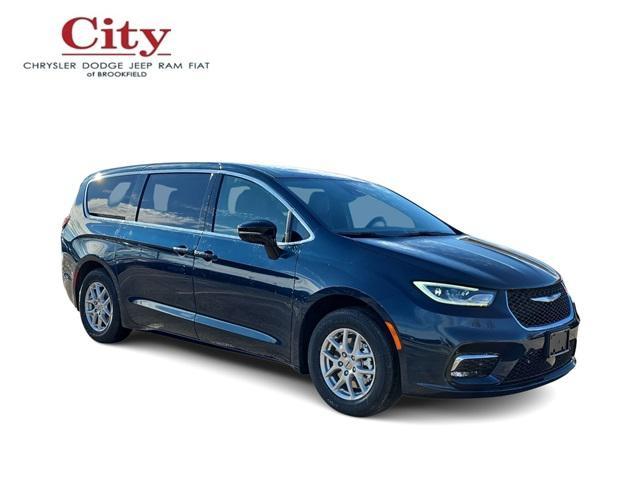 new 2025 Chrysler Pacifica car, priced at $41,079