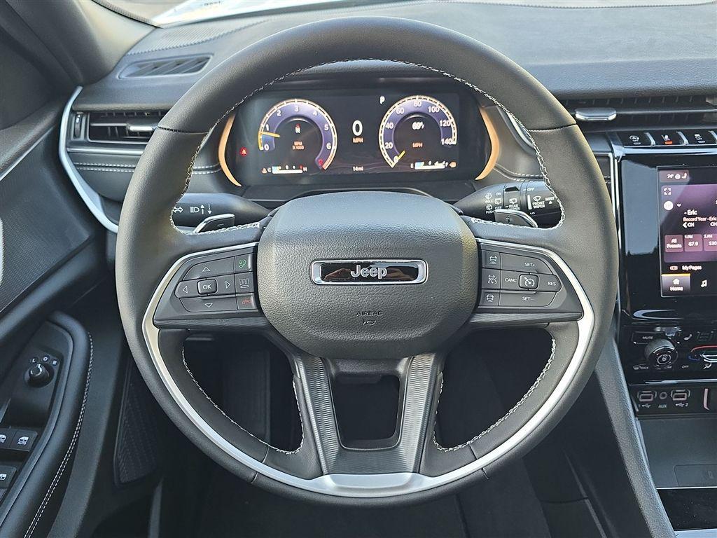 new 2025 Jeep Grand Cherokee car, priced at $38,919