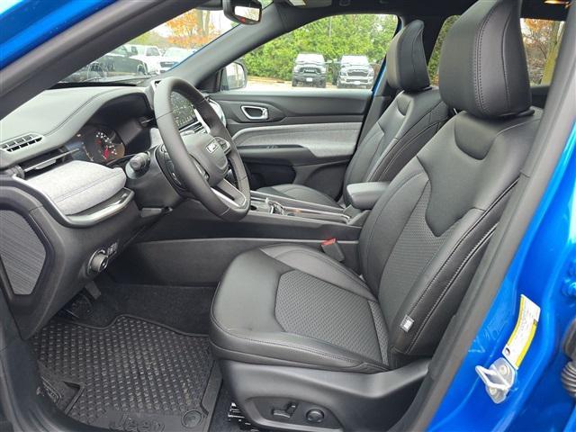 new 2025 Jeep Compass car, priced at $31,122