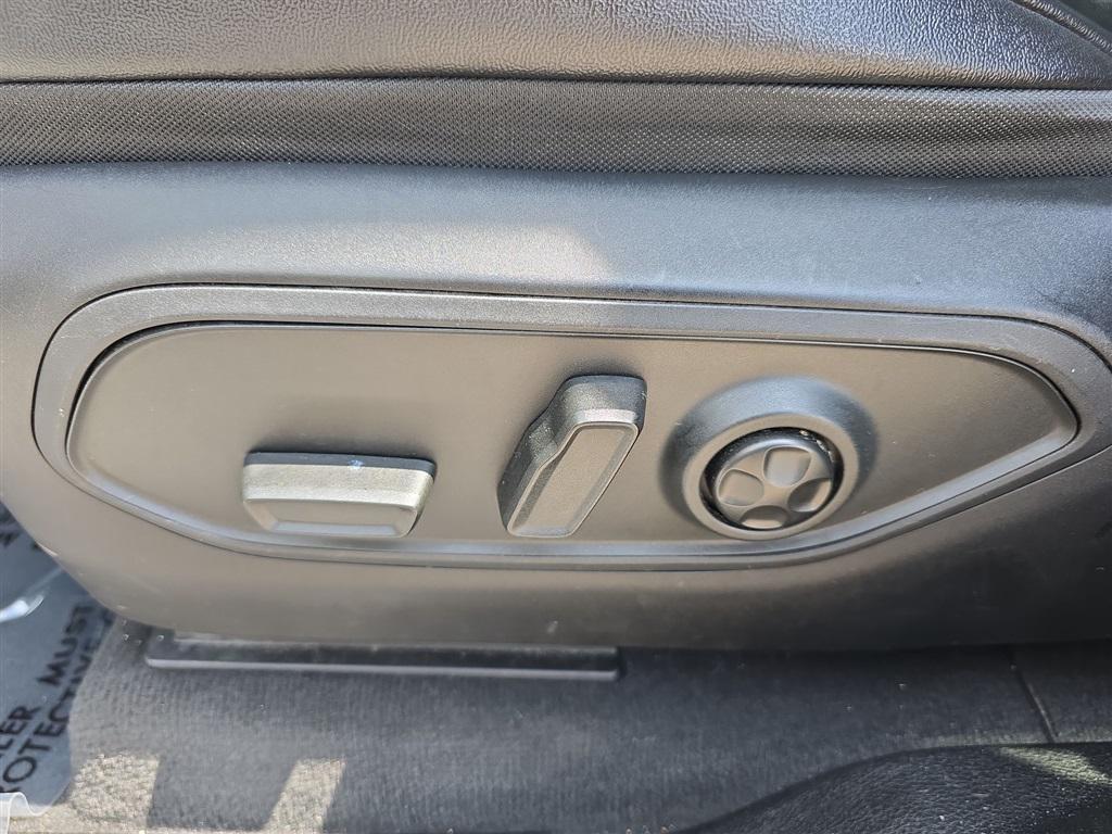 used 2023 Jeep Grand Cherokee car, priced at $28,890
