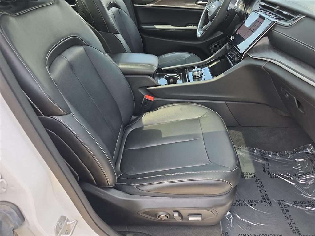 used 2023 Jeep Grand Cherokee car, priced at $28,890