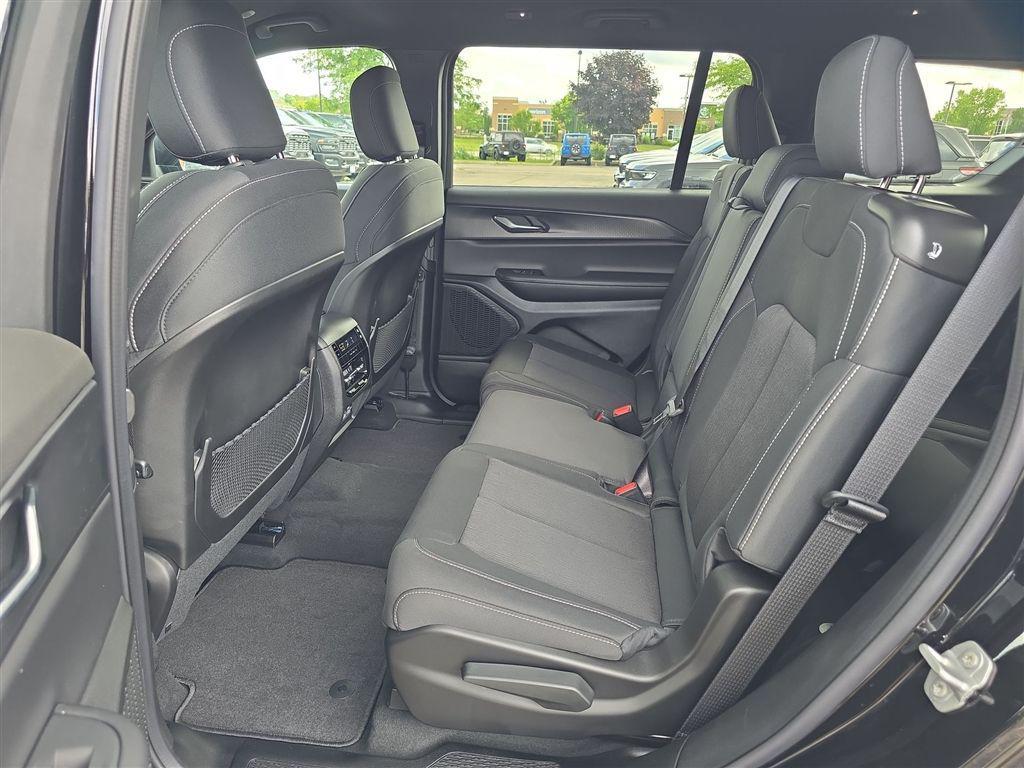 new 2025 Jeep Grand Cherokee L car, priced at $39,040