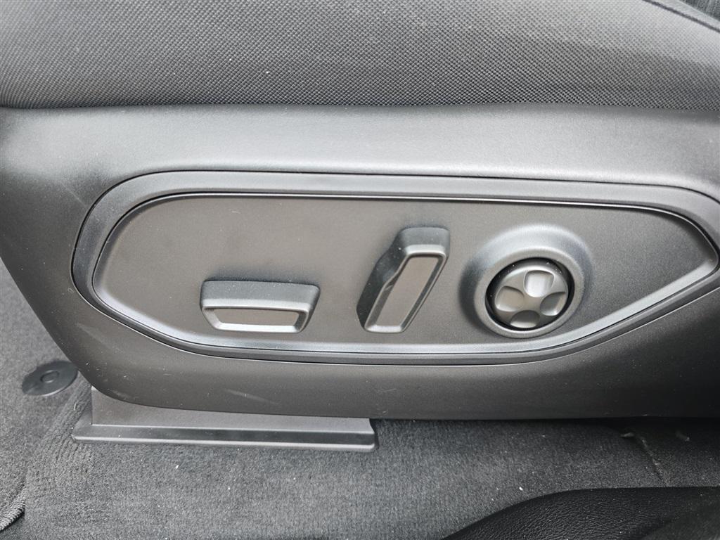 new 2025 Jeep Grand Cherokee L car, priced at $39,995