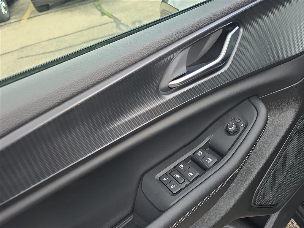 new 2025 Jeep Grand Cherokee L car, priced at $39,995