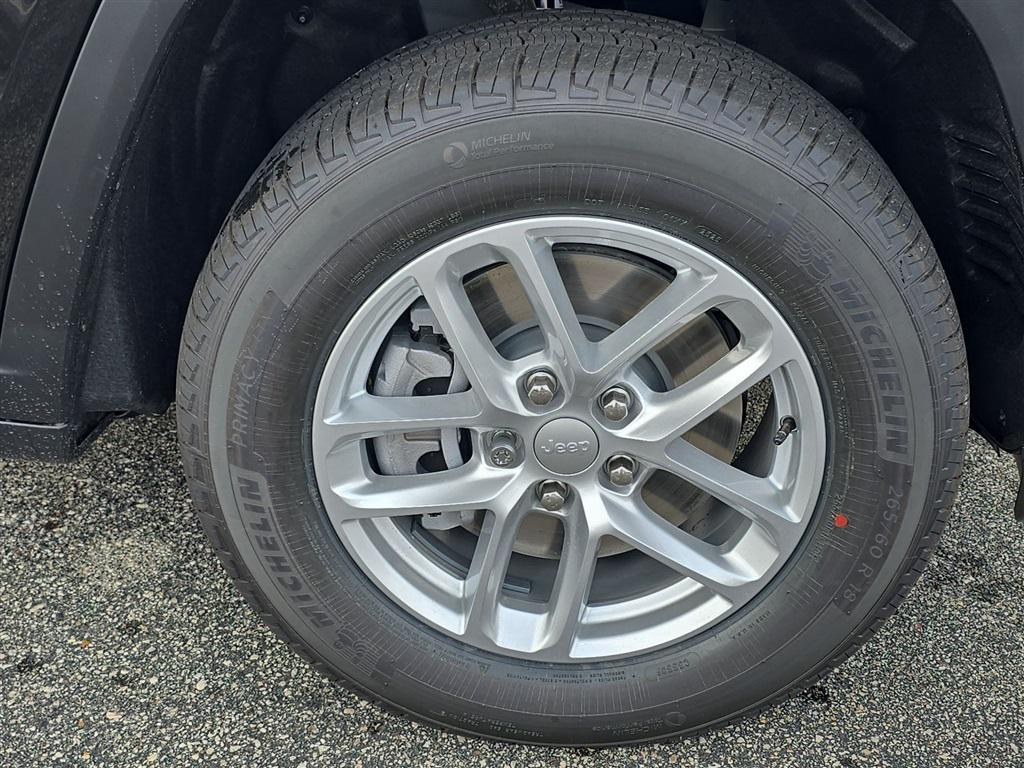 new 2025 Jeep Grand Cherokee L car, priced at $39,995