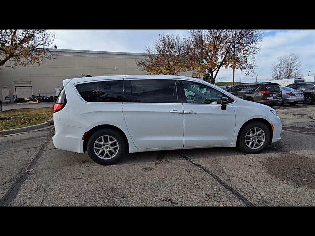 used 2024 Chrysler Pacifica car, priced at $29,550