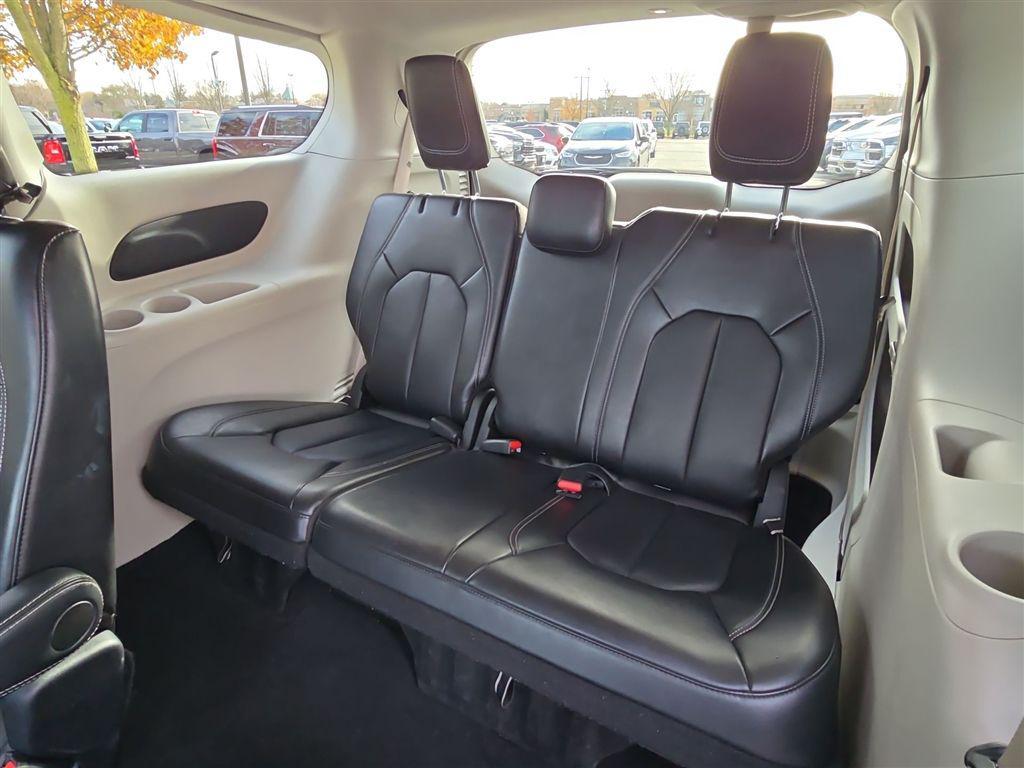 used 2024 Chrysler Pacifica car, priced at $29,550