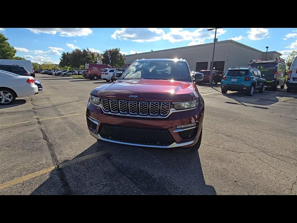 used 2022 Jeep Grand Cherokee car, priced at $39,390