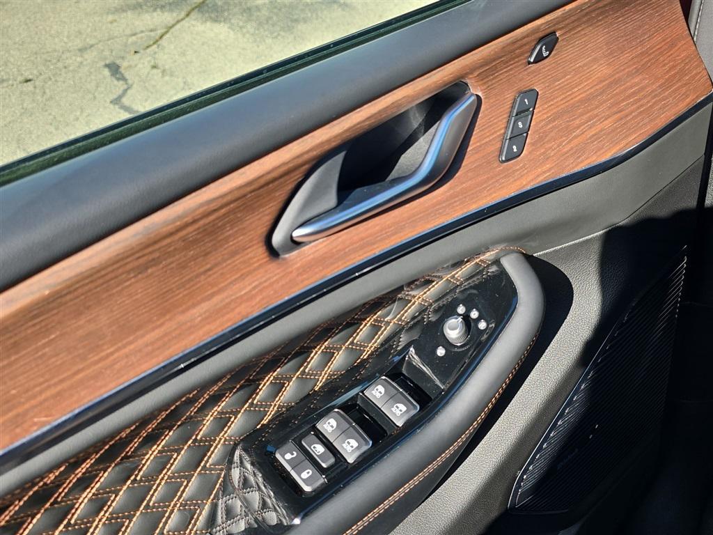 used 2022 Jeep Grand Cherokee car, priced at $39,390
