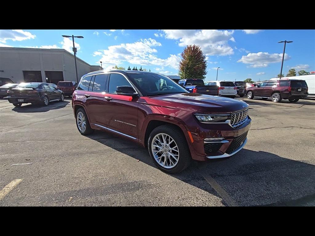 used 2022 Jeep Grand Cherokee car, priced at $39,390