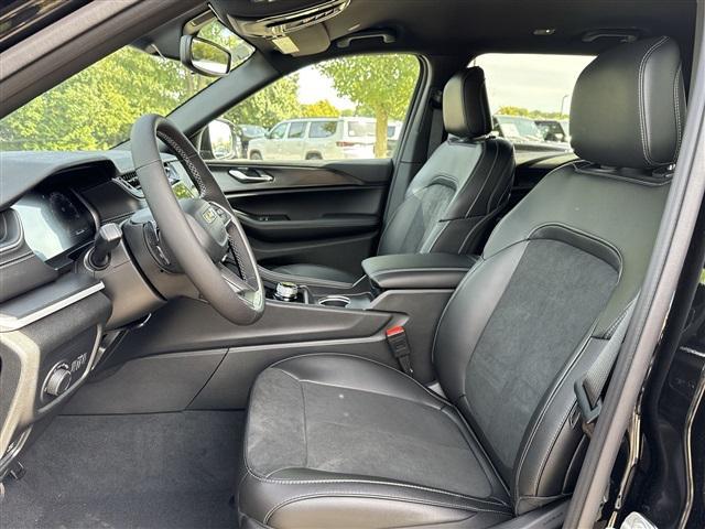 new 2025 Jeep Grand Cherokee L car, priced at $44,373