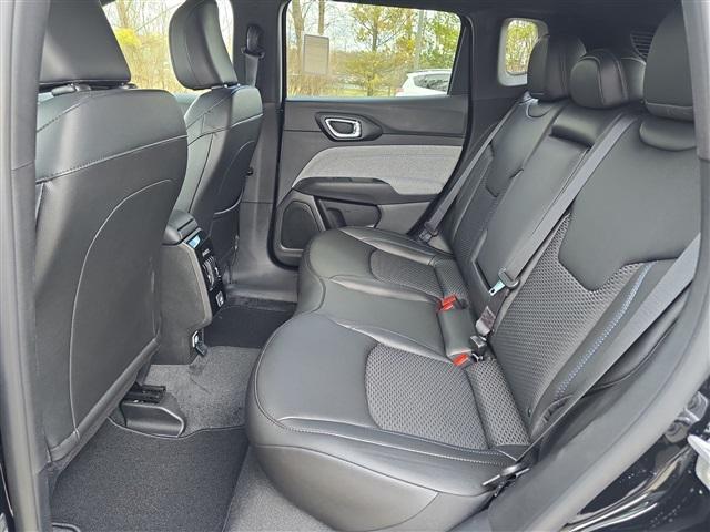 new 2025 Jeep Compass car, priced at $25,510