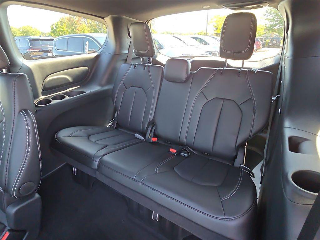 new 2026 Chrysler Pacifica car, priced at $39,693