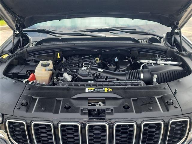 used 2023 Jeep Grand Cherokee car, priced at $29,890