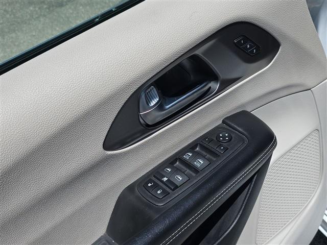 used 2023 Chrysler Pacifica car, priced at $23,890