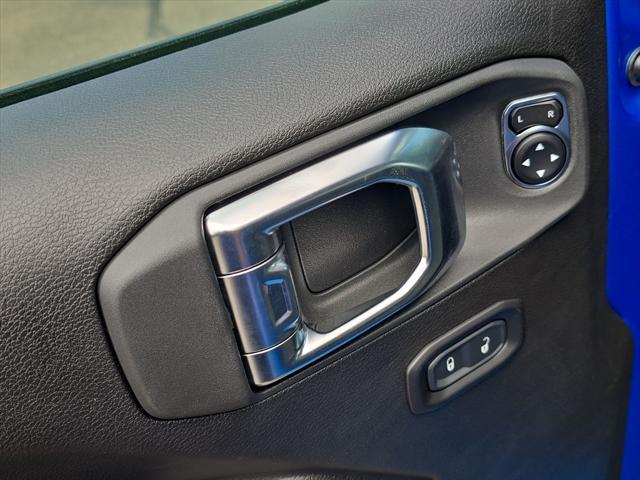 new 2025 Jeep Wrangler car, priced at $47,380