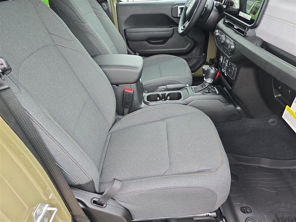new 2025 Jeep Wrangler car, priced at $43,100