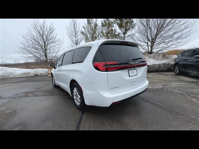 new 2024 Chrysler Pacifica car, priced at $33,155