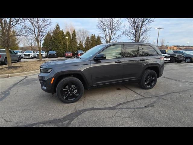 new 2025 Jeep Grand Cherokee car, priced at $42,059