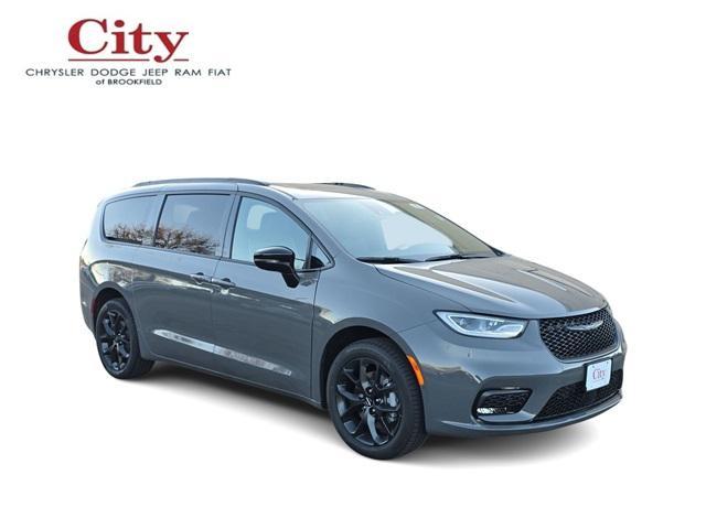 new 2025 Chrysler Pacifica car, priced at $48,629