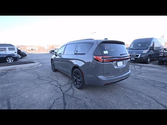 new 2025 Chrysler Pacifica car, priced at $48,629