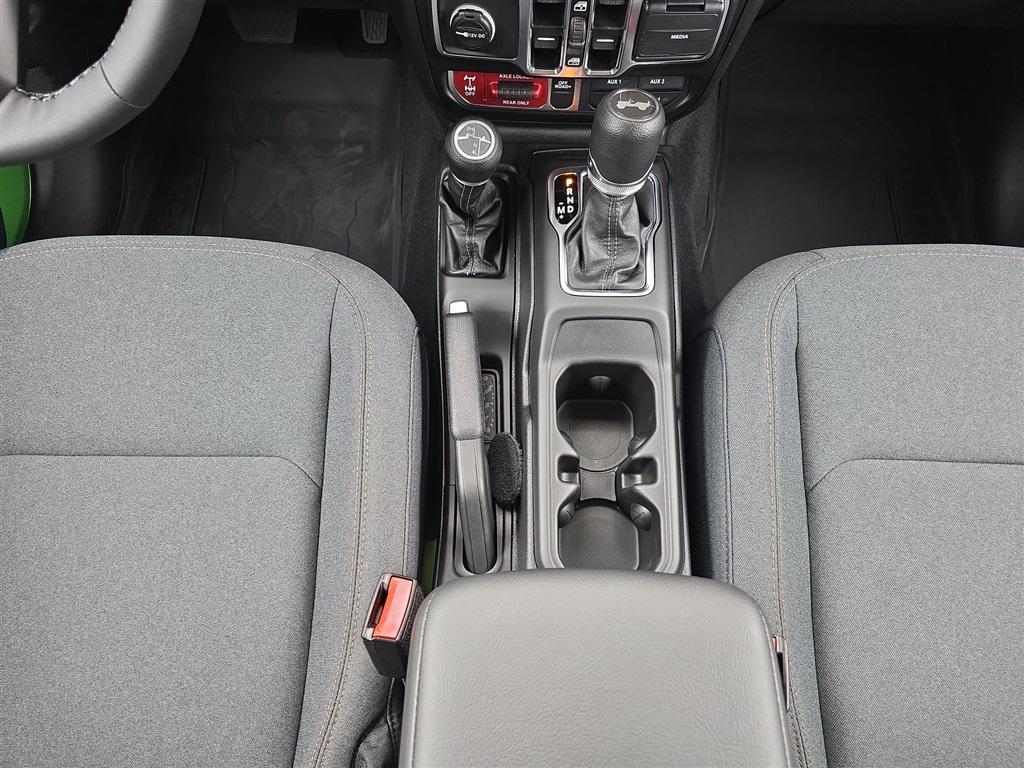 new 2025 Jeep Wrangler car, priced at $53,165