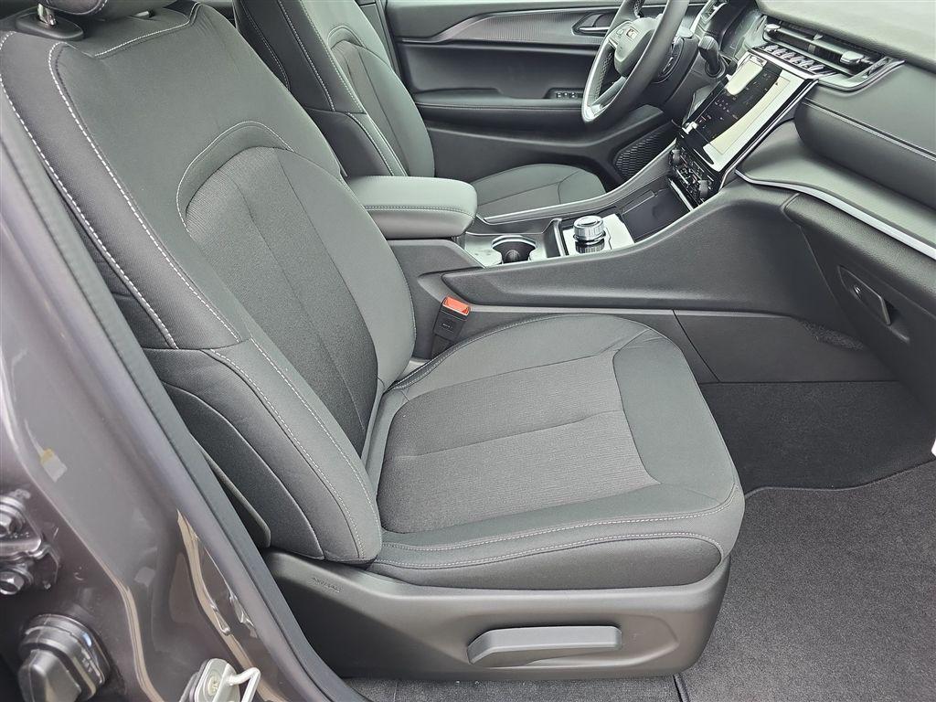 new 2025 Jeep Grand Cherokee L car, priced at $39,260