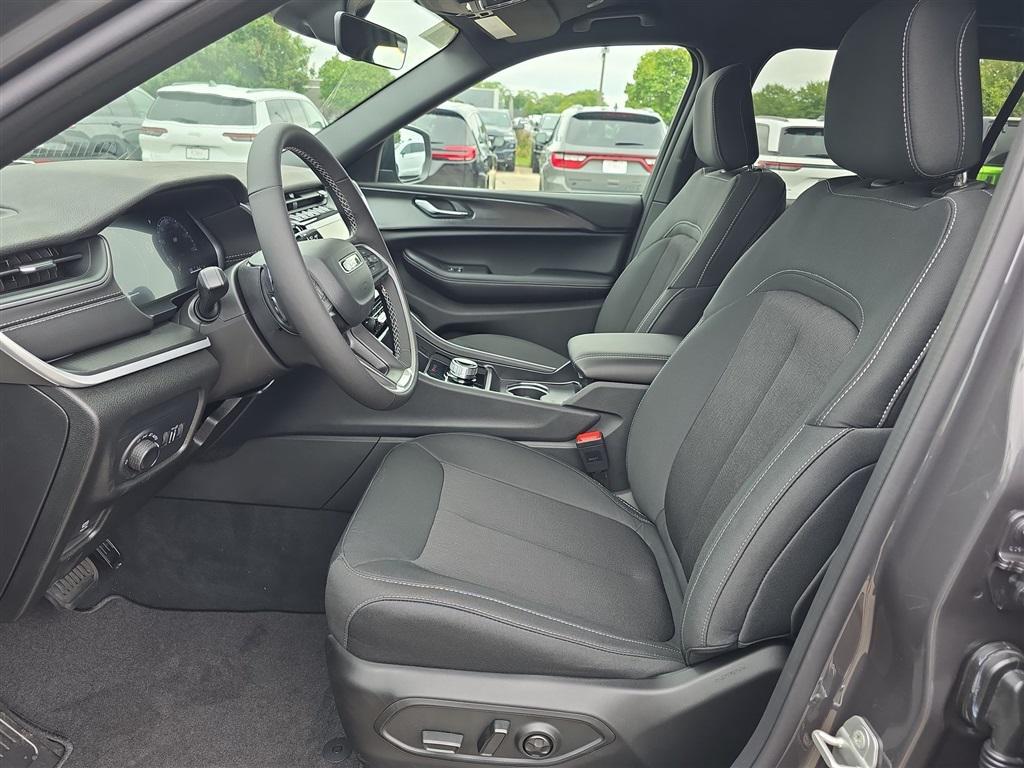new 2025 Jeep Grand Cherokee L car, priced at $39,660