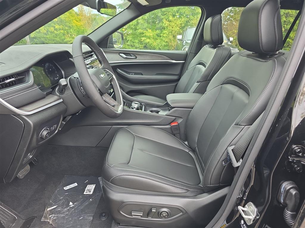 new 2025 Jeep Grand Cherokee L car, priced at $49,980