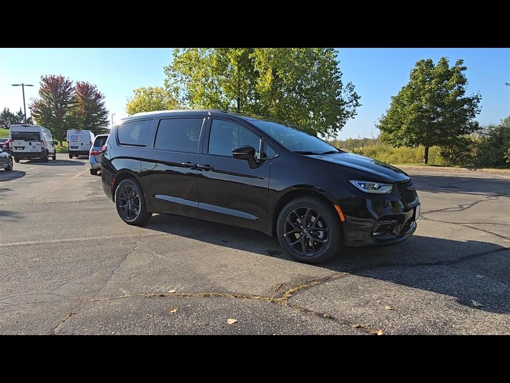 new 2026 Chrysler Pacifica car, priced at $49,920