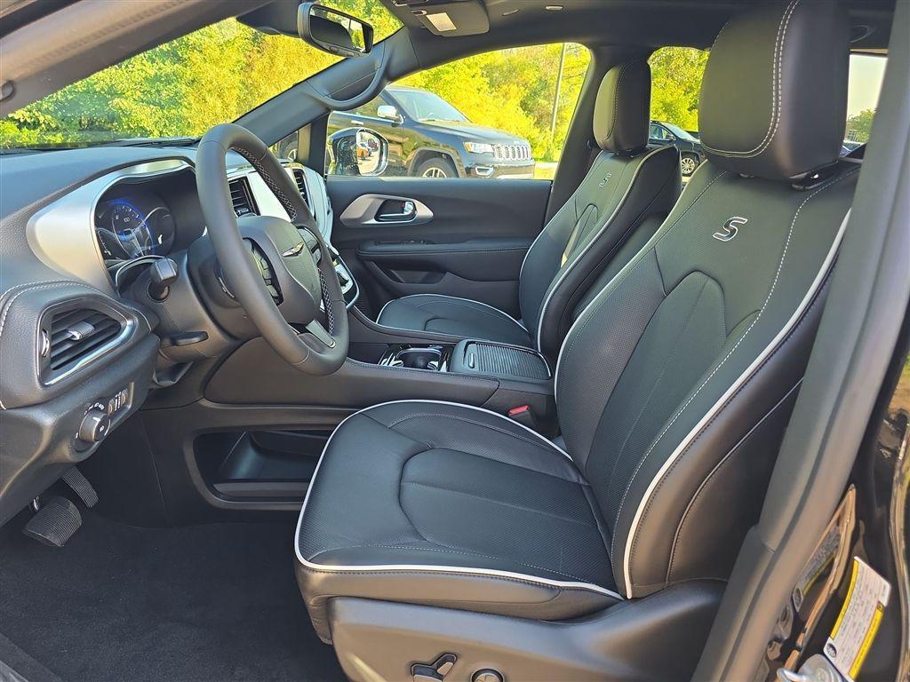 new 2026 Chrysler Pacifica car, priced at $48,220