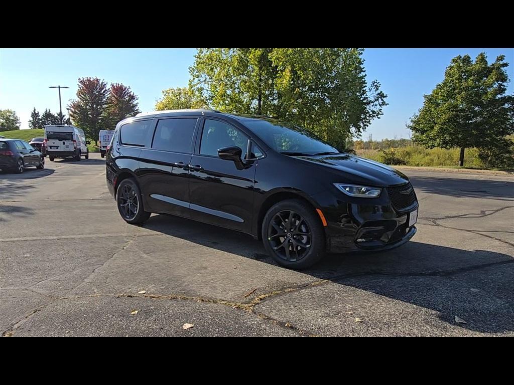 new 2026 Chrysler Pacifica car, priced at $49,920