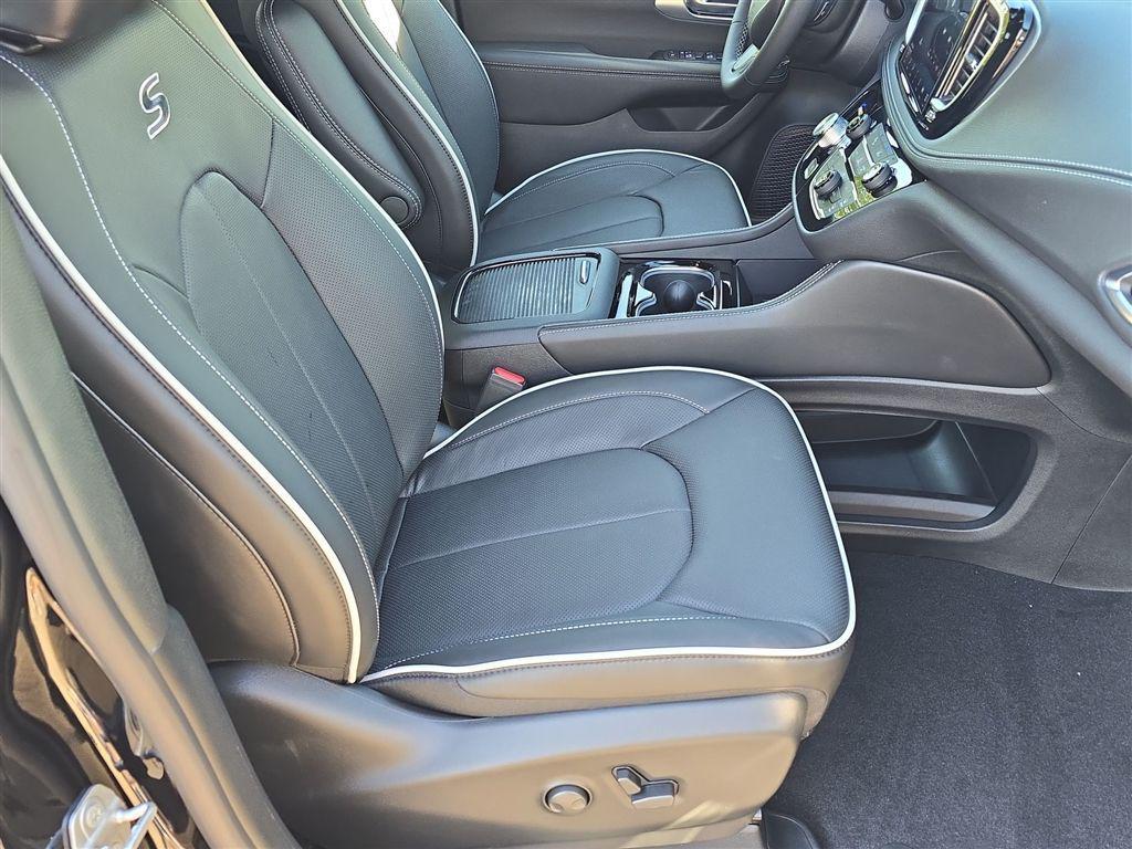 new 2026 Chrysler Pacifica car, priced at $48,220