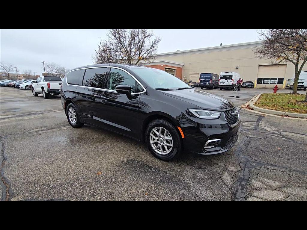 used 2024 Chrysler Pacifica car, priced at $28,890