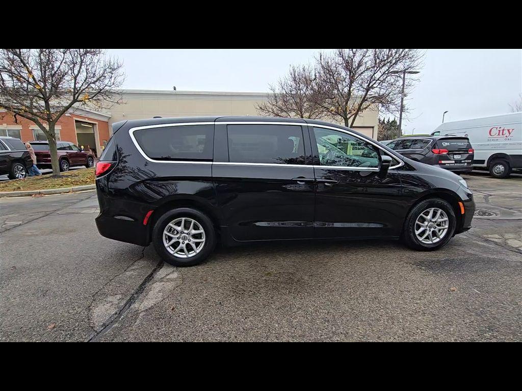 used 2024 Chrysler Pacifica car, priced at $28,890