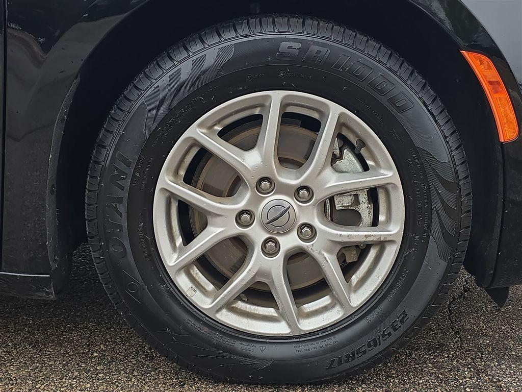 used 2024 Chrysler Pacifica car, priced at $28,890