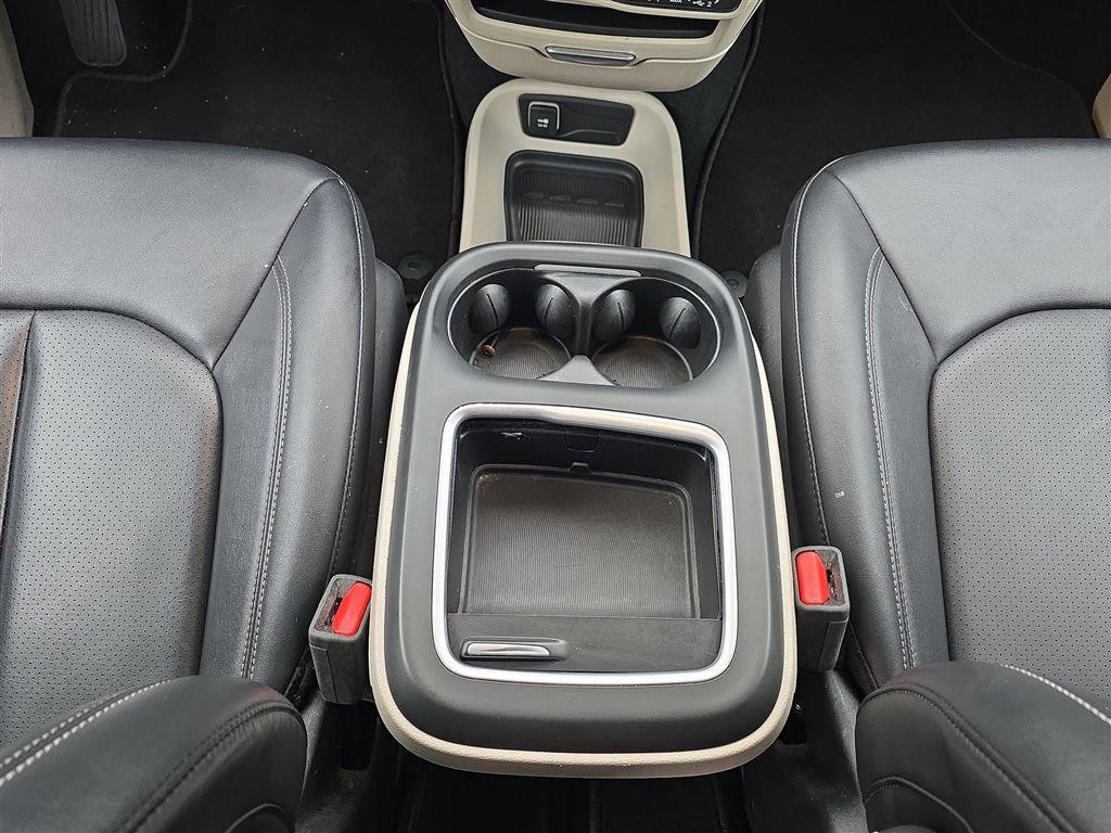 used 2024 Chrysler Pacifica car, priced at $28,890