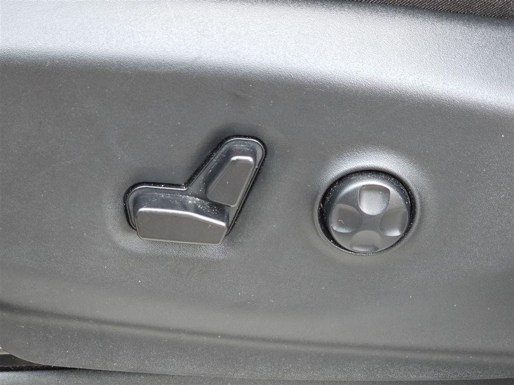 used 2024 Chrysler Pacifica car, priced at $28,890