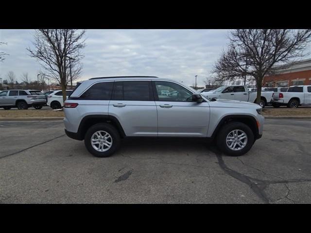 new 2025 Jeep Grand Cherokee car, priced at $37,155