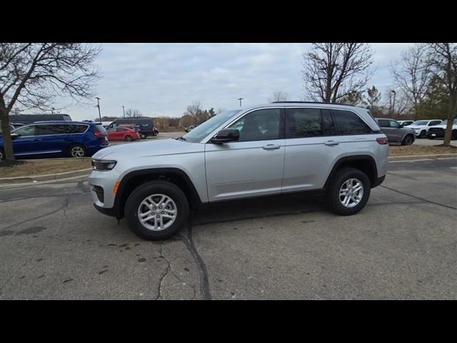 new 2025 Jeep Grand Cherokee car, priced at $37,155