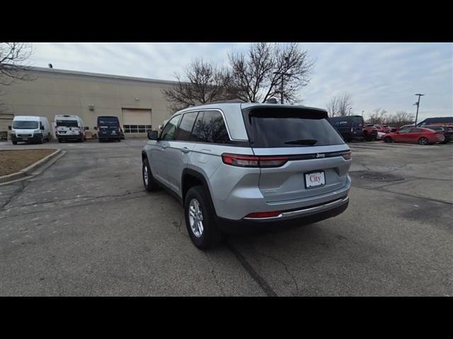 new 2025 Jeep Grand Cherokee car, priced at $37,155