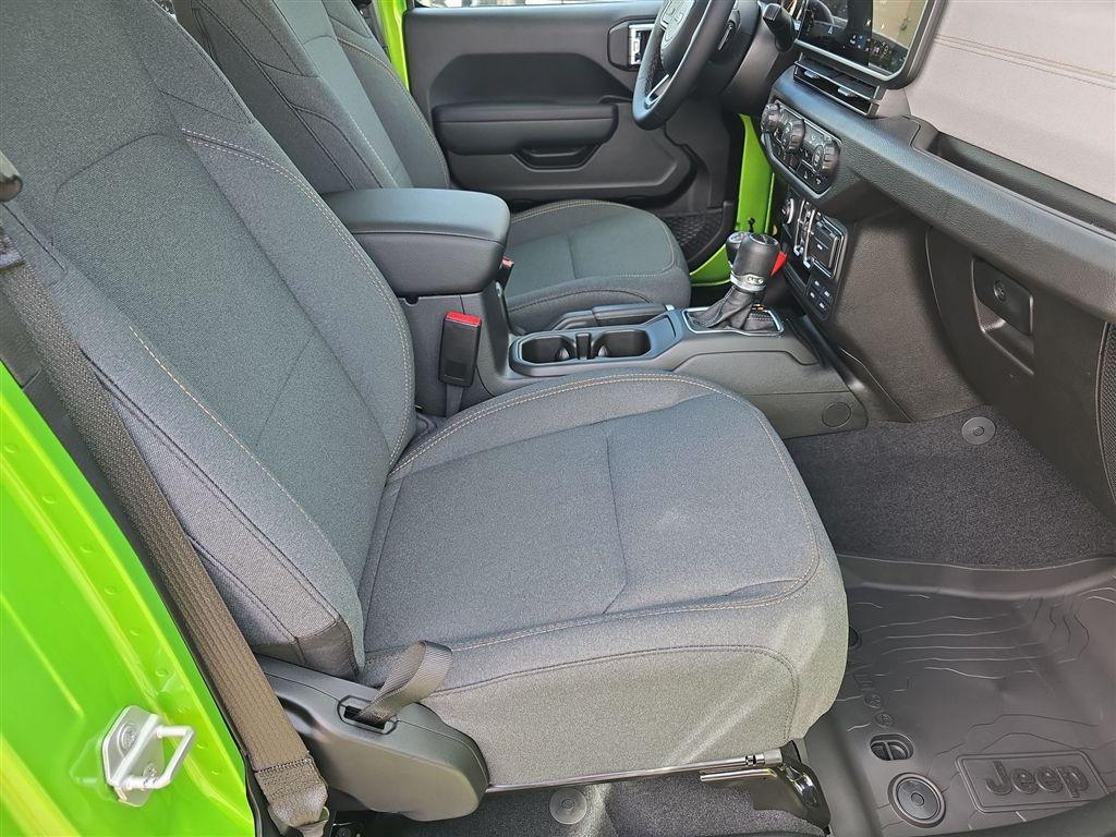 new 2025 Jeep Gladiator car, priced at $46,685