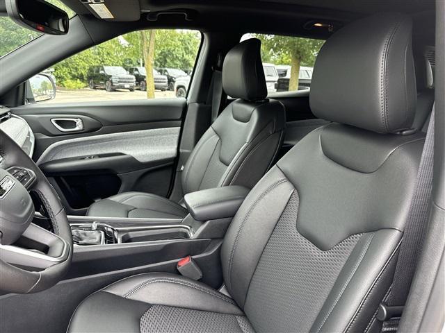 new 2025 Jeep Compass car, priced at $32,622