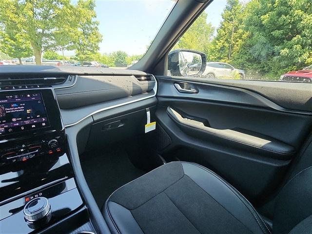 new 2025 Jeep Grand Cherokee L car, priced at $42,760